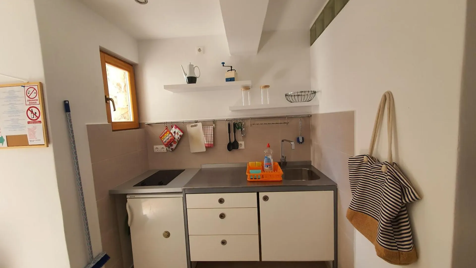 Holiday home Maison 2 Chambres Olsavinia Kastela Croatia